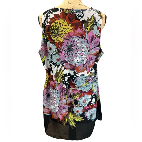 Jaipur EC floral print in black top. Size XLarge - Picture 5 of 7